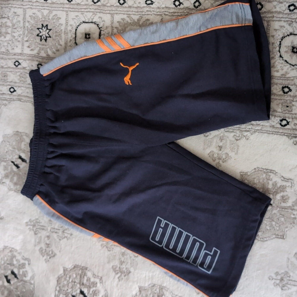 S: Puma Shorts